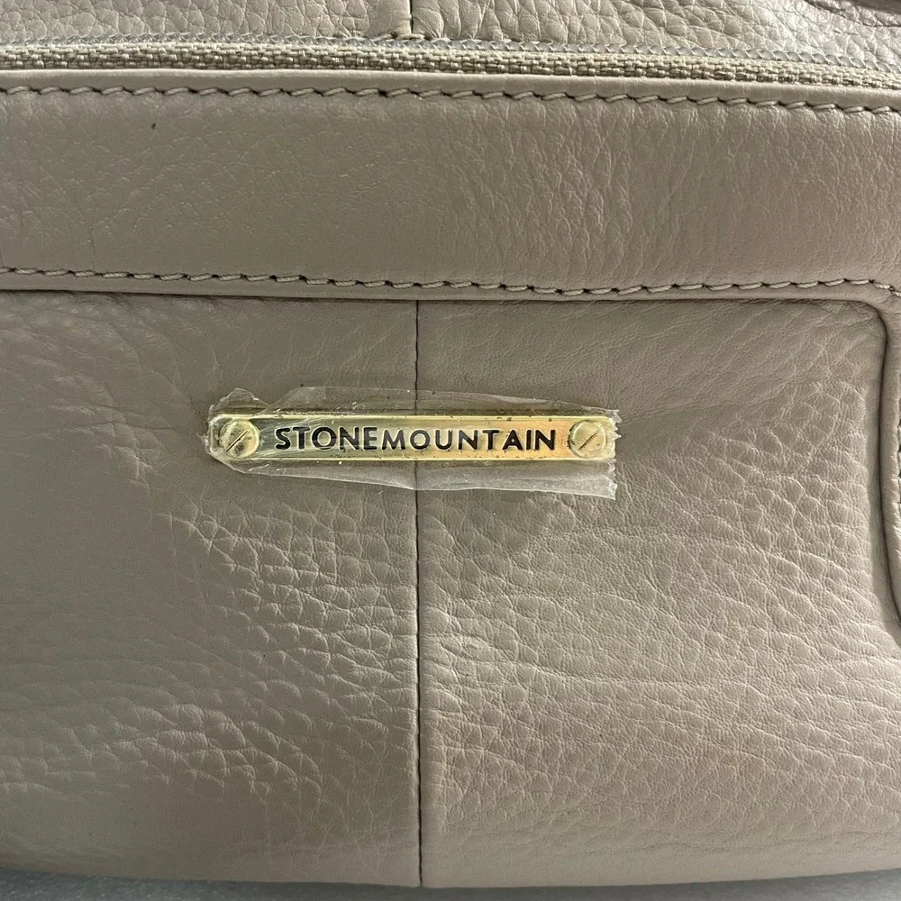 Stone Mountain USA Montauk Boat Bottom Hobo Bag Taupe Leather 9AF1298-1 NWT
